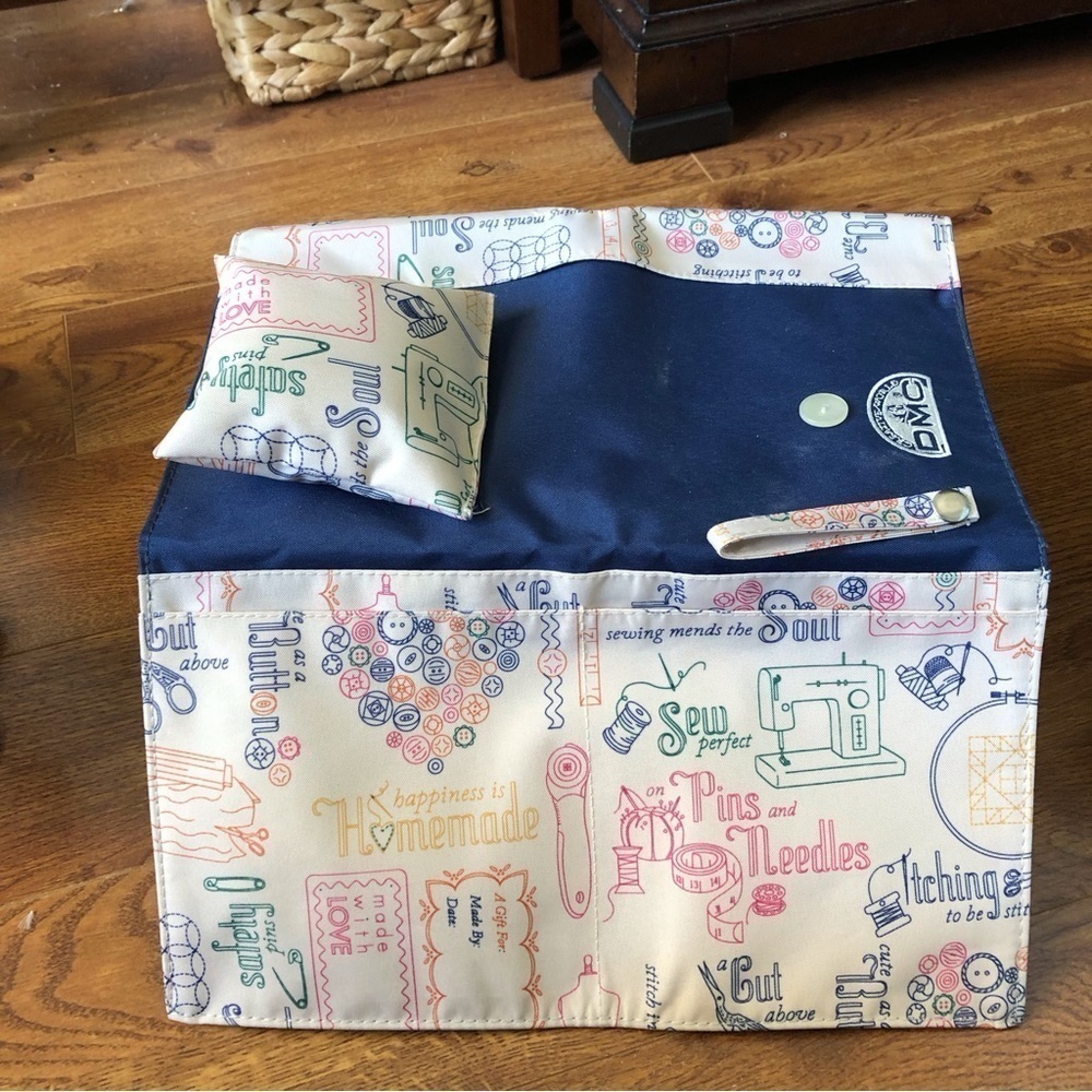 Over the arm sewing assistant pocket.